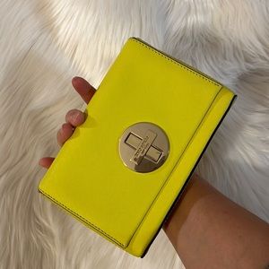 Kate Spade ♠️ turn lock closure crossbody bag lovely neon color 💛